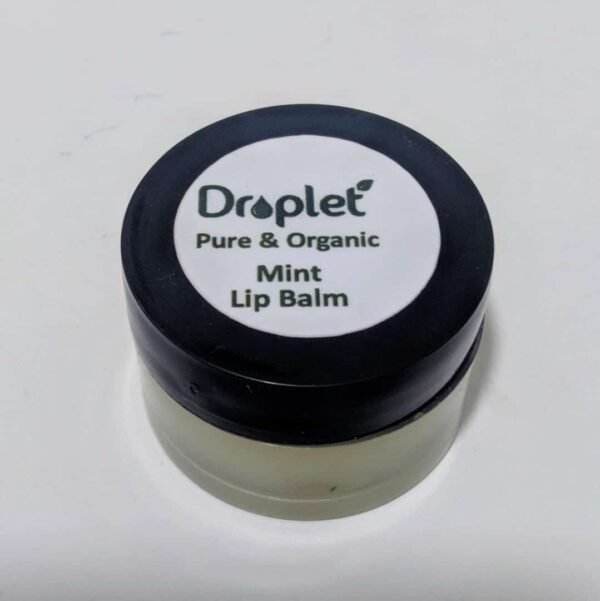 Mint Lip Balm contains all Organic and Natural ingredients.
